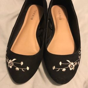 Black floral Torrid flats